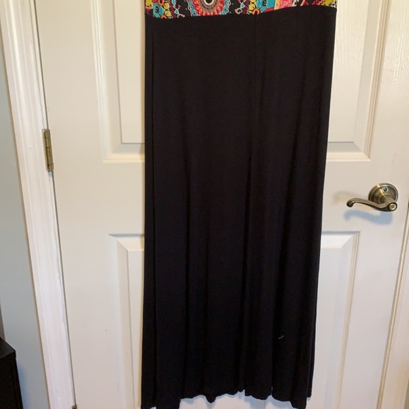 Simple Maxi Dress - Picture 6 of 9